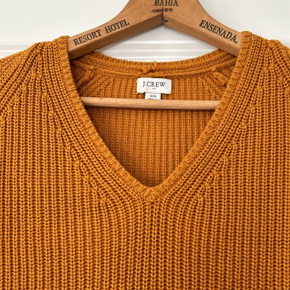 J Crew Mustard/Marigold Ribbed Knit V-Neck Sweater w Hi Lo Hems